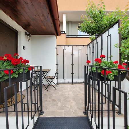 Rose Garden House Apartment บูคาเรสต์ ภายนอก รูปภาพ