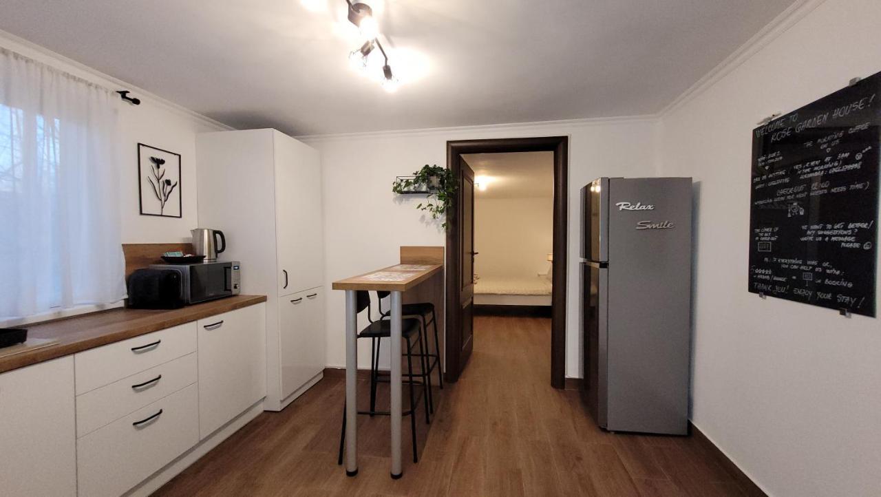 Rose Garden House Apartment บูคาเรสต์ ภายนอก รูปภาพ