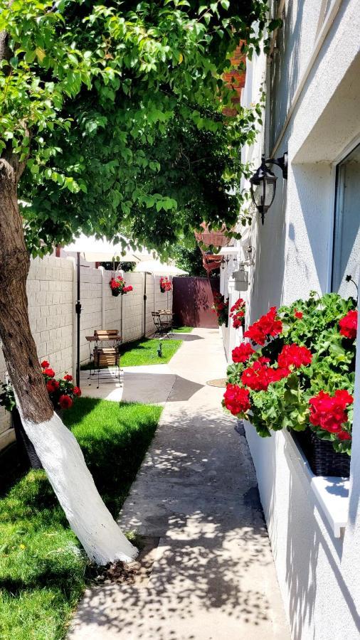 Rose Garden House Apartment บูคาเรสต์ ภายนอก รูปภาพ