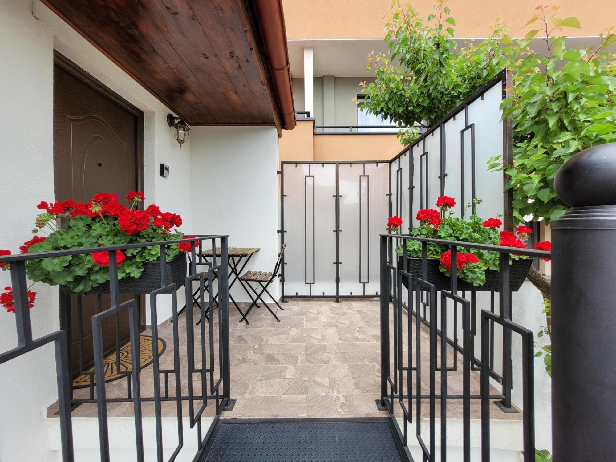 Rose Garden House Apartment บูคาเรสต์ ภายนอก รูปภาพ
