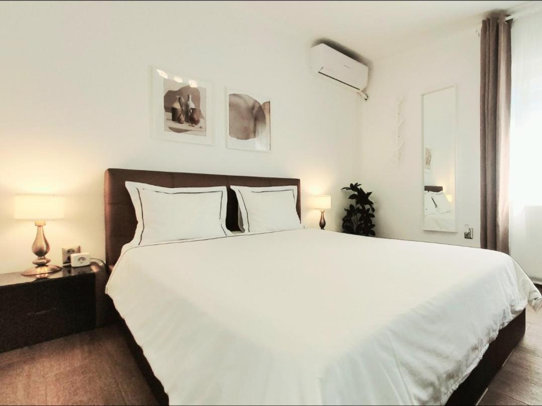 Rose Garden House Apartment บูคาเรสต์ ภายนอก รูปภาพ